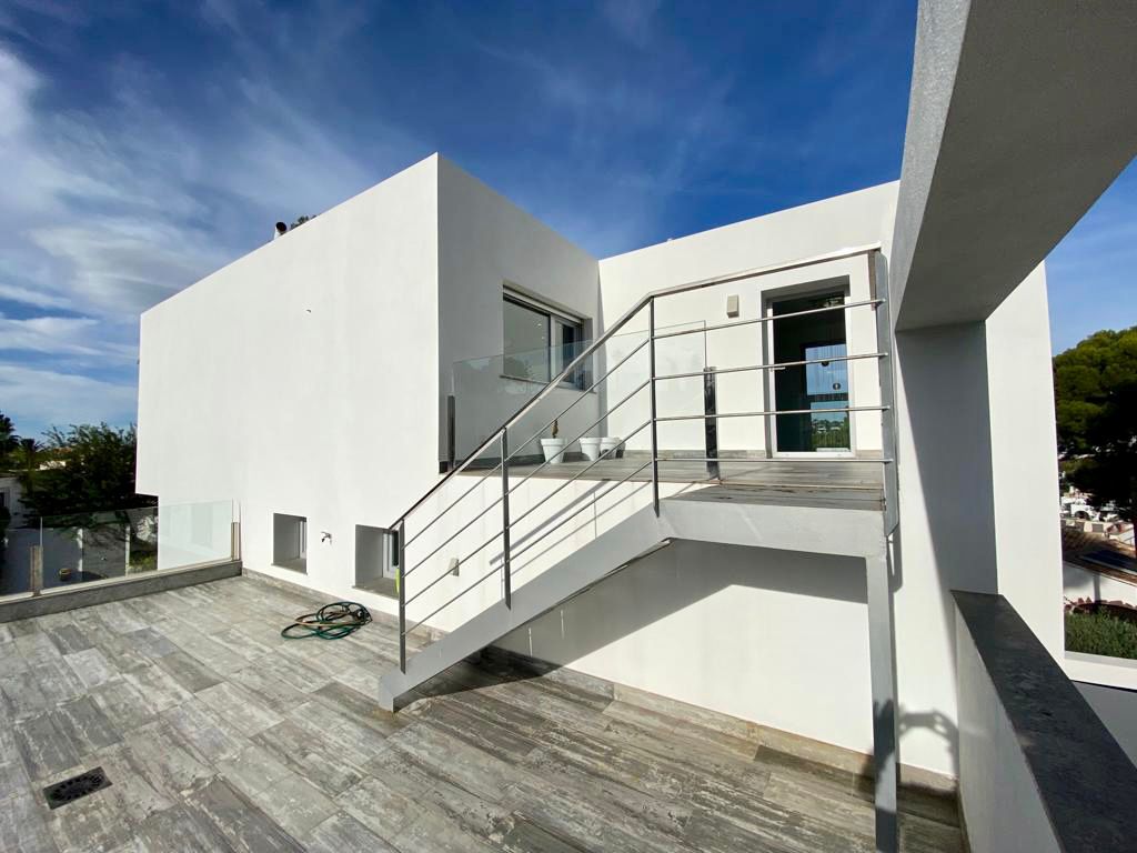 Luxe moderne villa te koop in Moraira, Pla del Mar